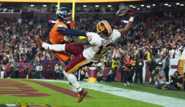 Commanders' Treylon Burks makes incredible 1-handed TD grab