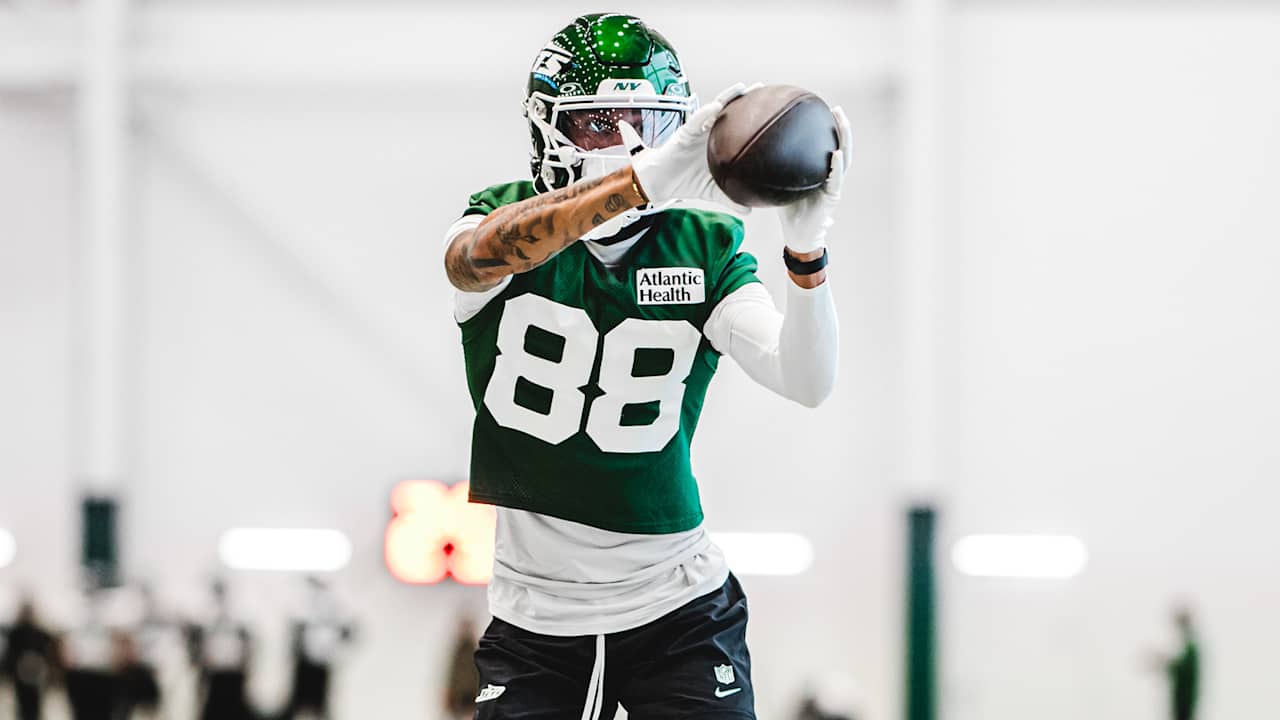 Jets Sign DB Tre Brown, OL Marquis Hayes and WR Quentin Skinner to Active Roster