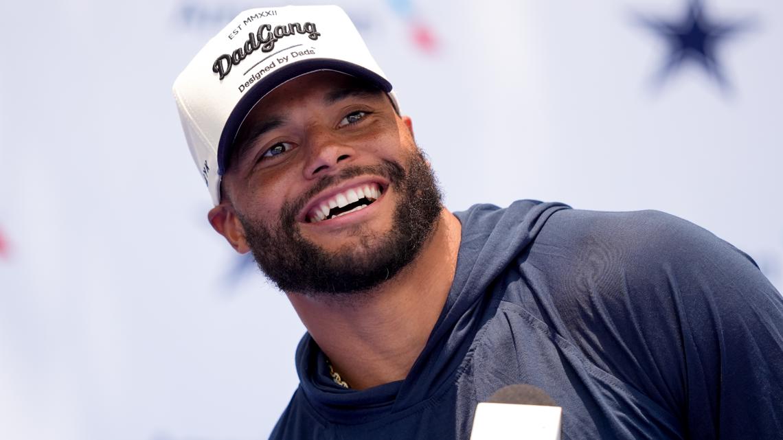 Dallas Cowboys QB Dak Prescott providing bikes to dozens of students for Christmas