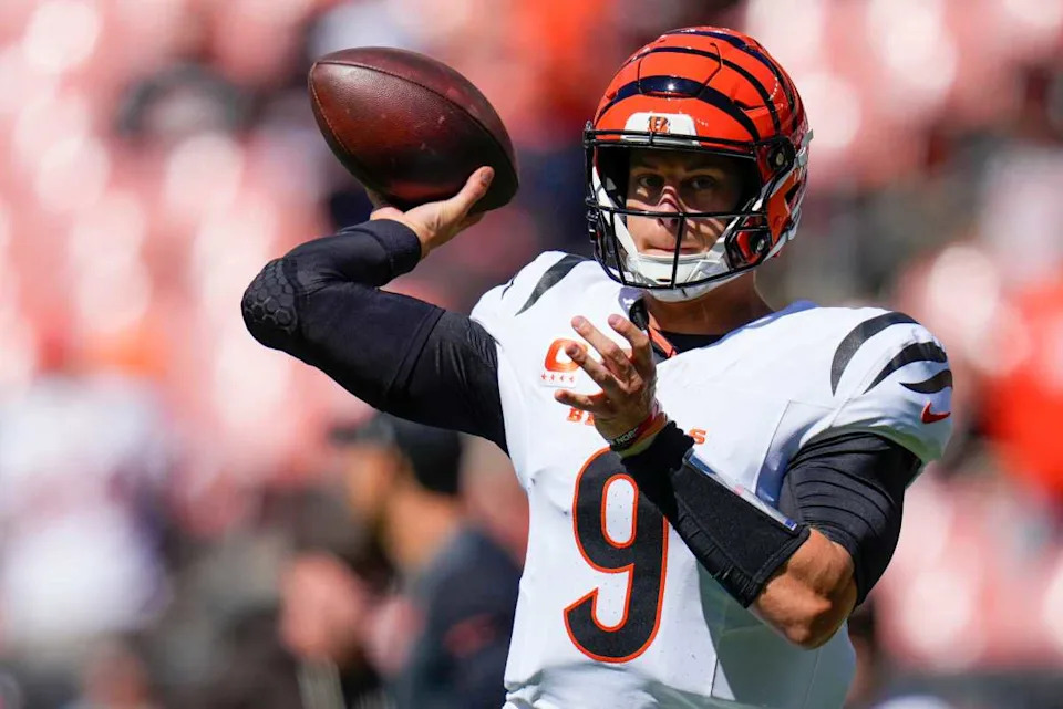 Cincinnati Bengals quarterback Joe Burrow (9) throws during warmups before the NFL Week 1 game between the Cleveland Browns and the Cincinnati Bengals at Huntington Bank Field in Cleveland on Sunday, Sept. 7, 2025.© Sam Greene&sol;The Enquirer &sol; USA TODAY NETWORK via Imagn Images