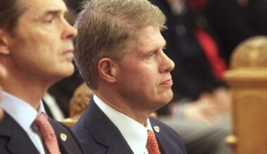 Chiefs' move to Kansas leaves Missouri fans heartbroken over another NFL franchise leaving :: WRAL.com