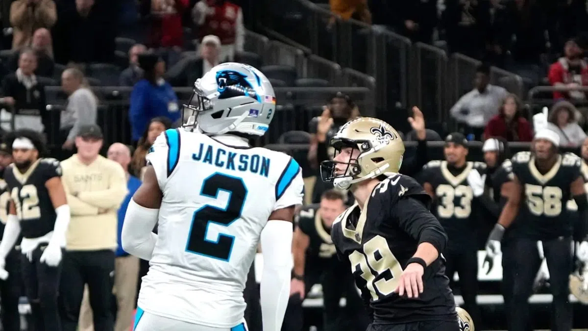 New Orleans Saints come from behind in dramatic fashion to win second consecutive game, defeating the Carolina Panthers 20-17