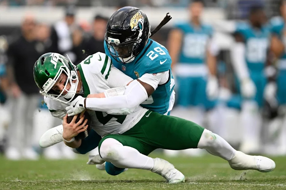 Jacksonville Jaguars safety Eric Murray (29) sacks New York Jets quarterback Brady Cook (4) during the second half of an NFL football game Sunday, Dec. 14, 2025. AP