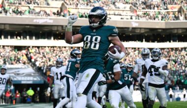 NFL scores: Eagles blow out Raiders to end three-game losing streak amid playoff race