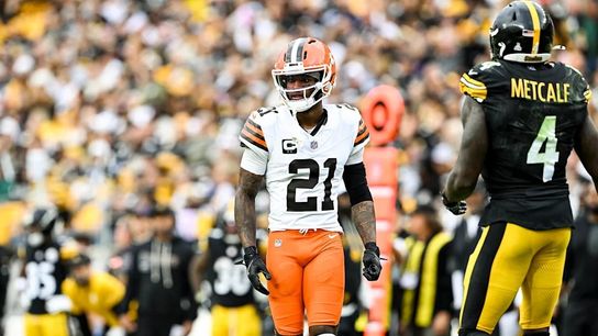 Browns cornerback Denzel Ward (21) during a regular season matchup between the Pittsburgh Steelers and Cleveland Browns. Browns cornerback Denzel Ward (21) during a regular season matchup between the Pittsburgh Steelers and Cleveland Browns.