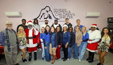 Cesar Ruiz hosts holiday toy giveaway with Saints teammates at New Orleans Women and Children's Center