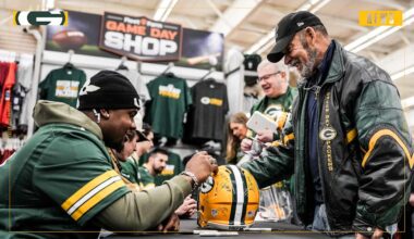 Packers players Gary, Rhyan, Sorrell, Whelan and Wilson to sign autographs Monday for donations to Salvation Army