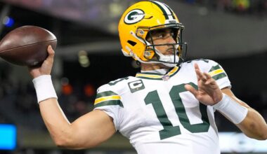 Bears vs. Packers live updates, score as Jordan Love evaluated for concussion