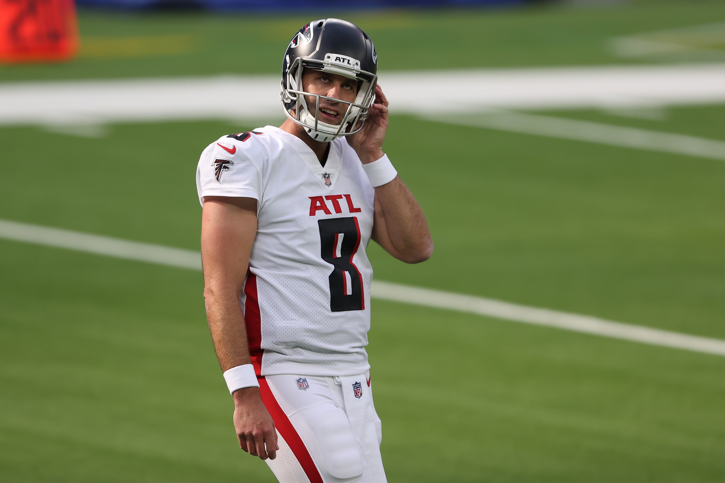 INGLEWOOD, CALIFORNIA - DECEMBER 13: Matt Schaub #8 of the Atlanta Falcons warms up prior to the game against the Los Angeles Chargers at SoFi Stadium on December 13, 2020 in Inglewood, California. (Photo by Sean M. Haffey/Getty Images)