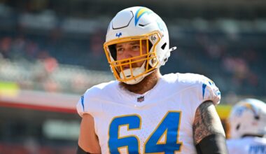 Patriots sign veteran lineman to 53-man roster amid flurry of moves