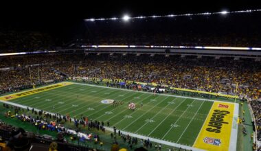Pittsburgh Steelers bring back gold end zones vs. Dolphins