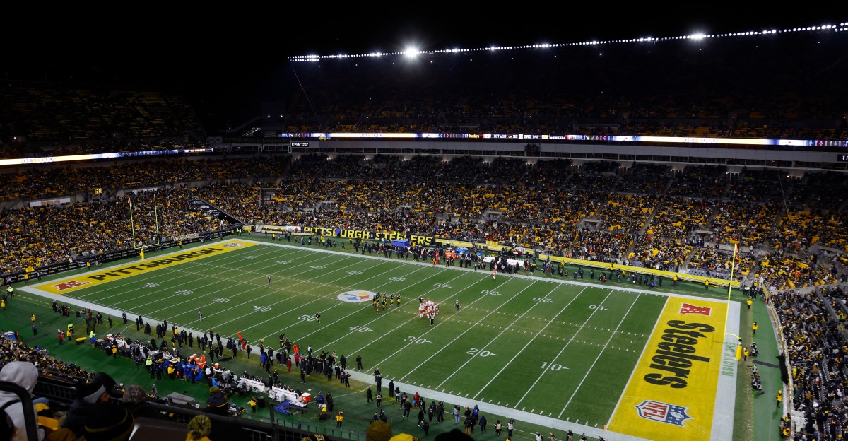 Pittsburgh Steelers bring back gold end zones vs. Dolphins