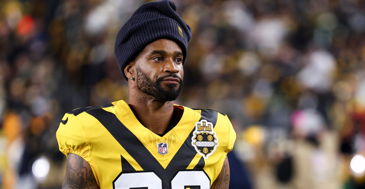 Should the Eagles bring Darius Slay back to Philly?