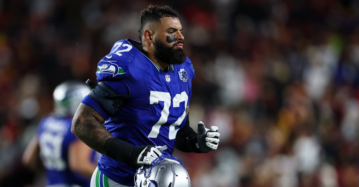 Seahawks Josh Jones in at RT with Abe Lucas is questionable to return