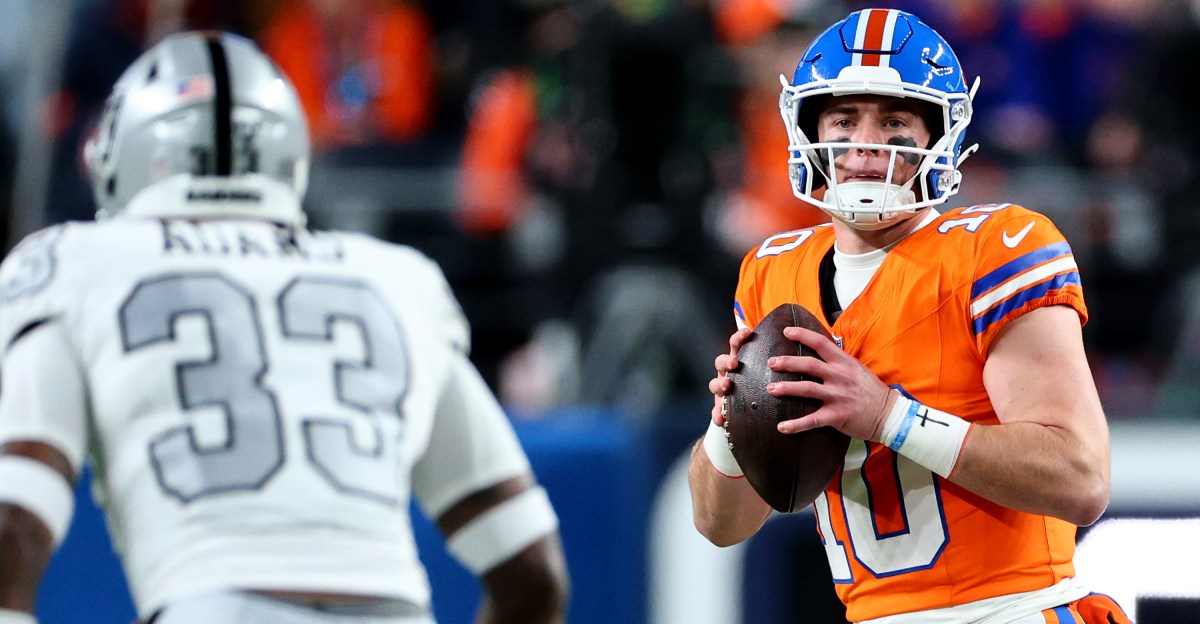 Denver Broncos at Las Vegas Raiders score predictions for Week 14
