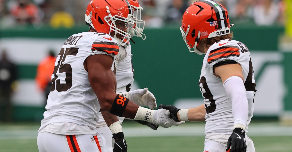 Daily Dawg Chow 12/05: Honors for Browns’ Garrett, Delpit, Schwesinger