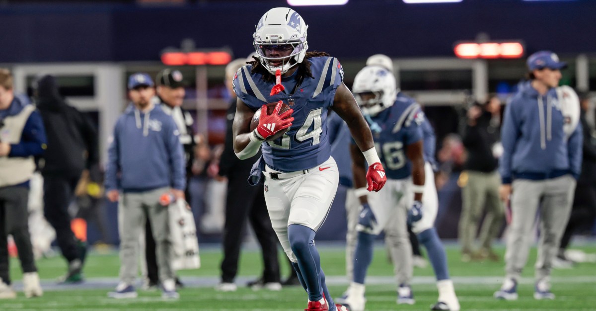 Patriots add running back to active roster amid series of Week 15 moves