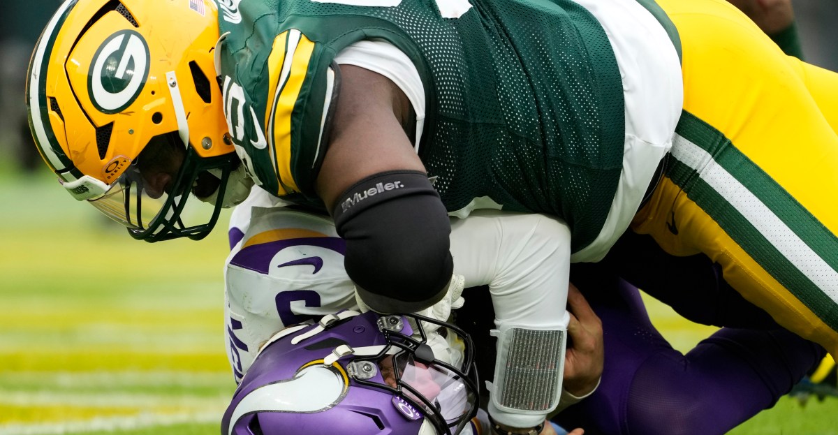 Packers vs. Vikings Odds: Why Minnesota is favored in Week 18 finale