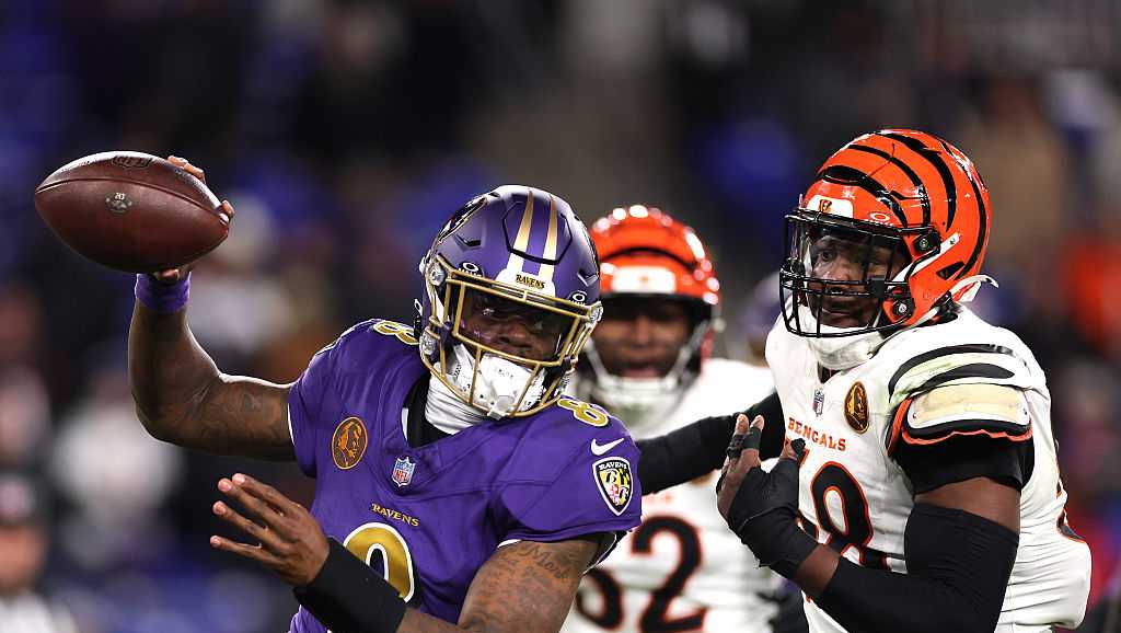 What's wrong with Lamar Jackson, the offense?