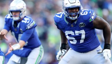 Seahawks vs. Rams Week 16 inactives: Charles Cross, Davante Adams both out