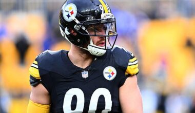 Steelers' T.J. Watt hospitalized with lung issue