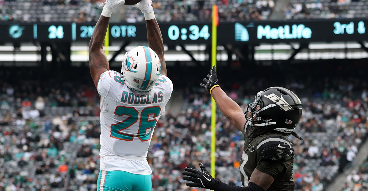 Dolphins corner Rasul Douglas wins AFC Defensive Player of the Week