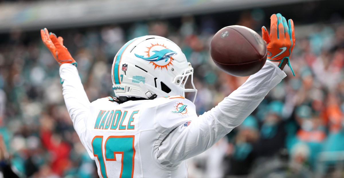 Miami Dolphins face Pittsburgh Steelers in Week 15 with fan confidence at a season-high