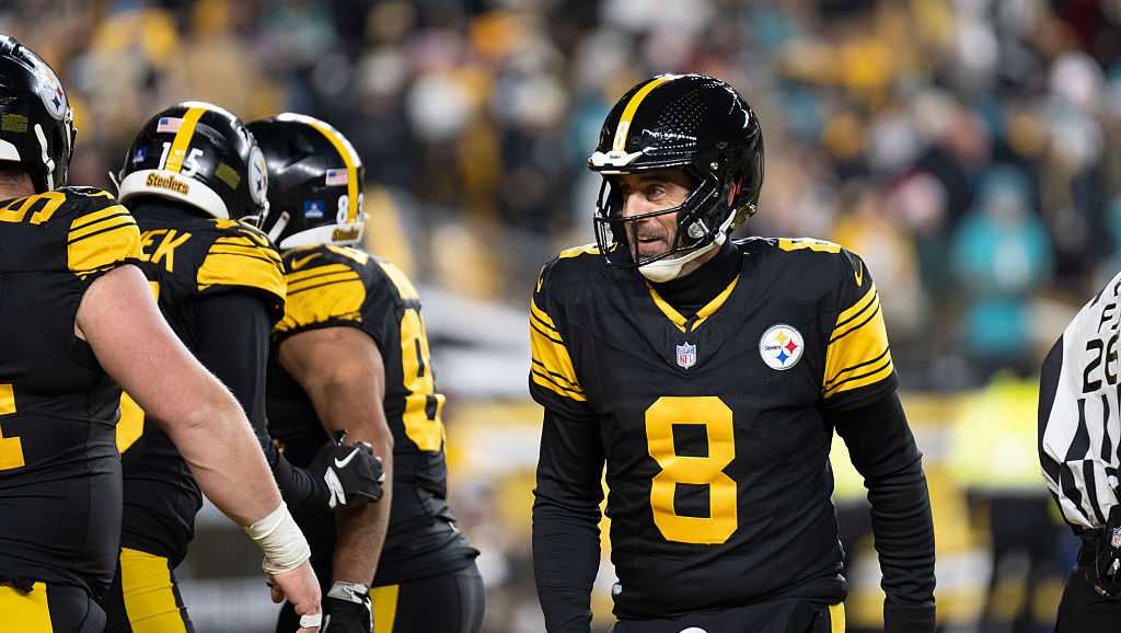 Pittsburgh Steelers defeat Miami Dolphins 28-15 on Monday Night Football