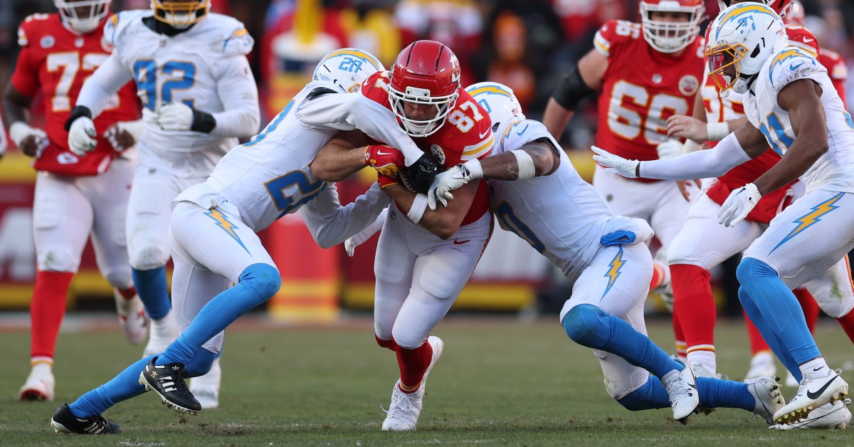 Chiefs-Chargers snap counts: Travis Kelce played all but one snap