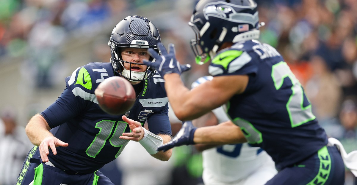 Why the Seattle Seahawks should abandon the run game to win the NFC West