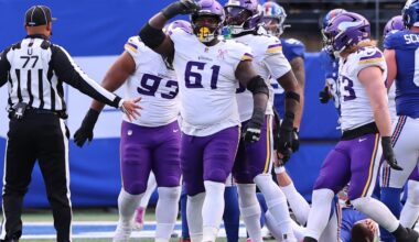 Vikings Lose Key Pieces In Ugly Win Over Giants