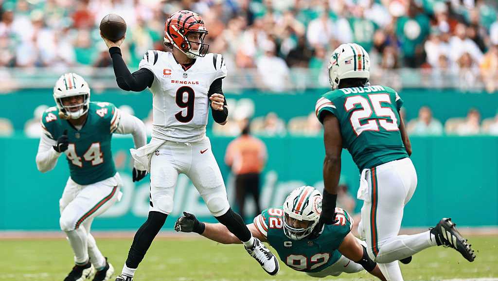 Burrow named AFC Offensive Player of the Week after blowout win in Miami