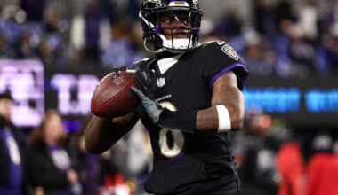 Lamar Jackson drops out of SNF with back injury