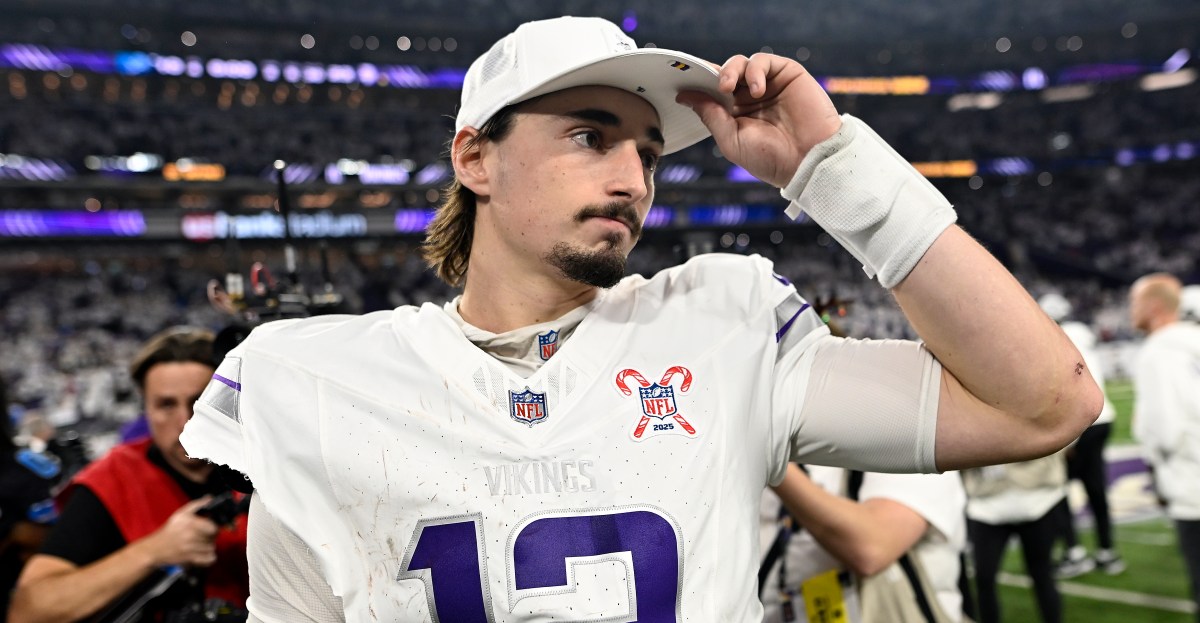 Vikings Set Dubious Passing Marks In Victory Over Detroit