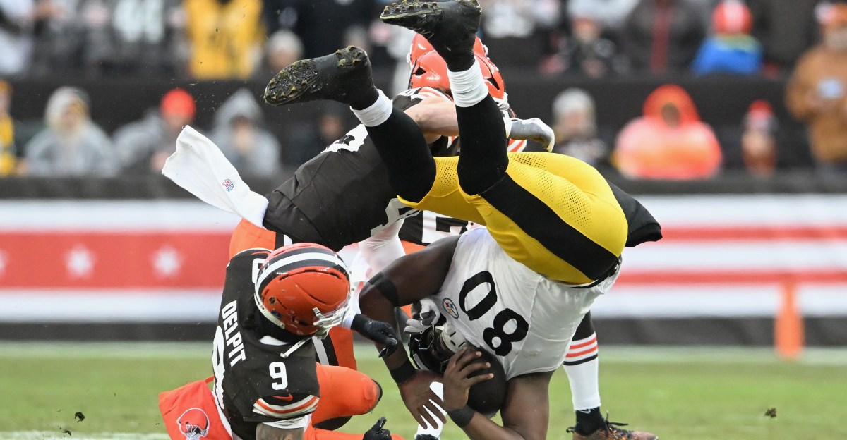 Cleveland Browns vs. Pittsburgh Steelers Week 17 live game message board and fan discussion