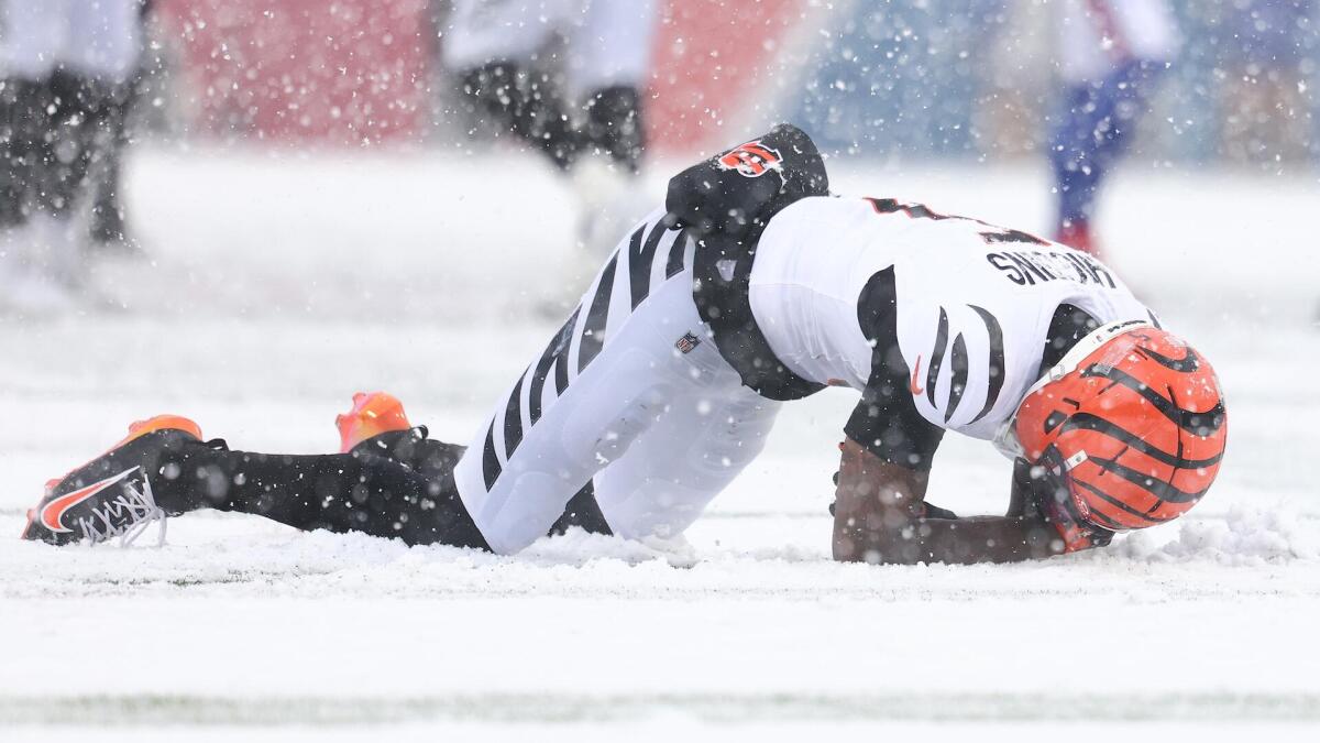 Tee Higgins back in concussion protocol after returning twice; NFL, NFLPA respond