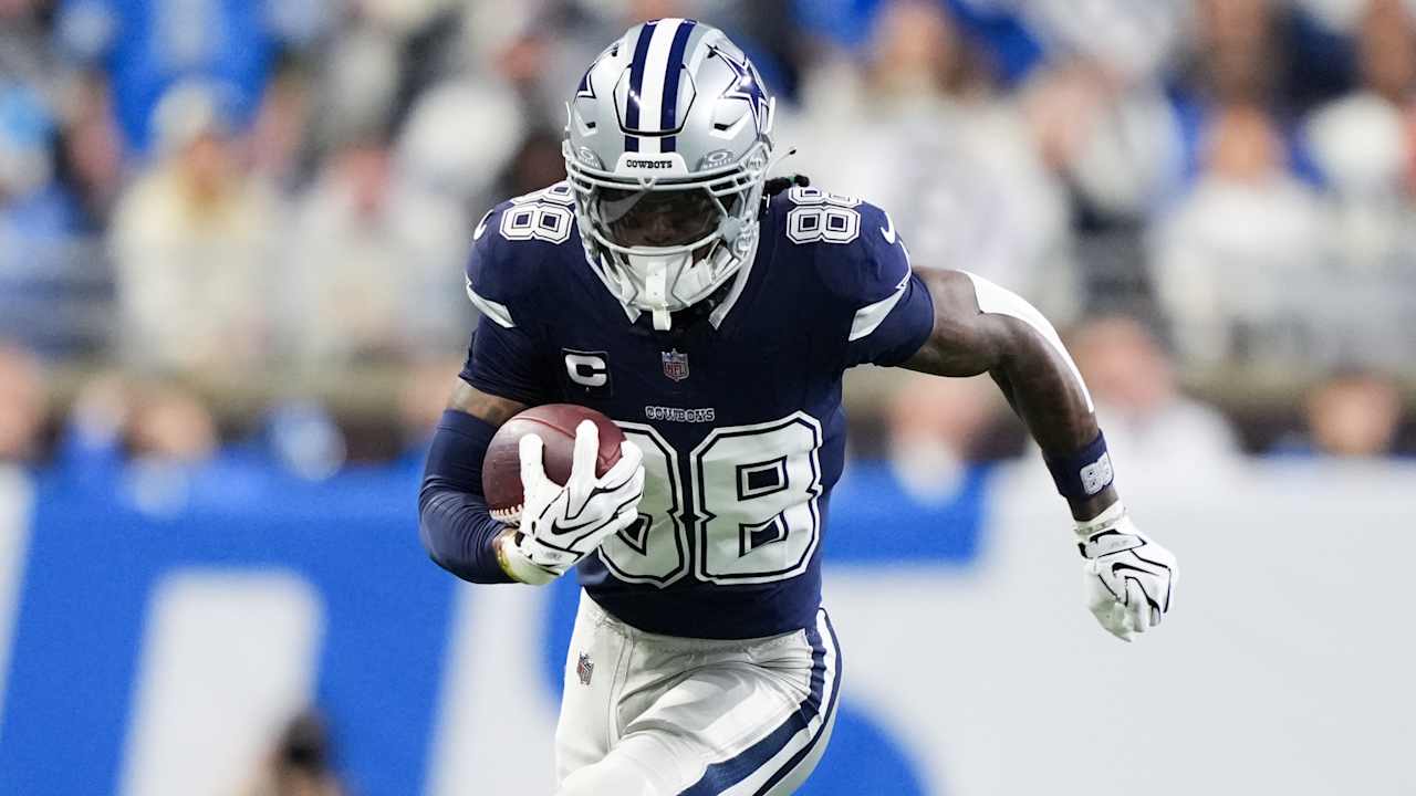 Cowboys WR CeeDee Lamb exits Thursday night loss to Lions with concussion