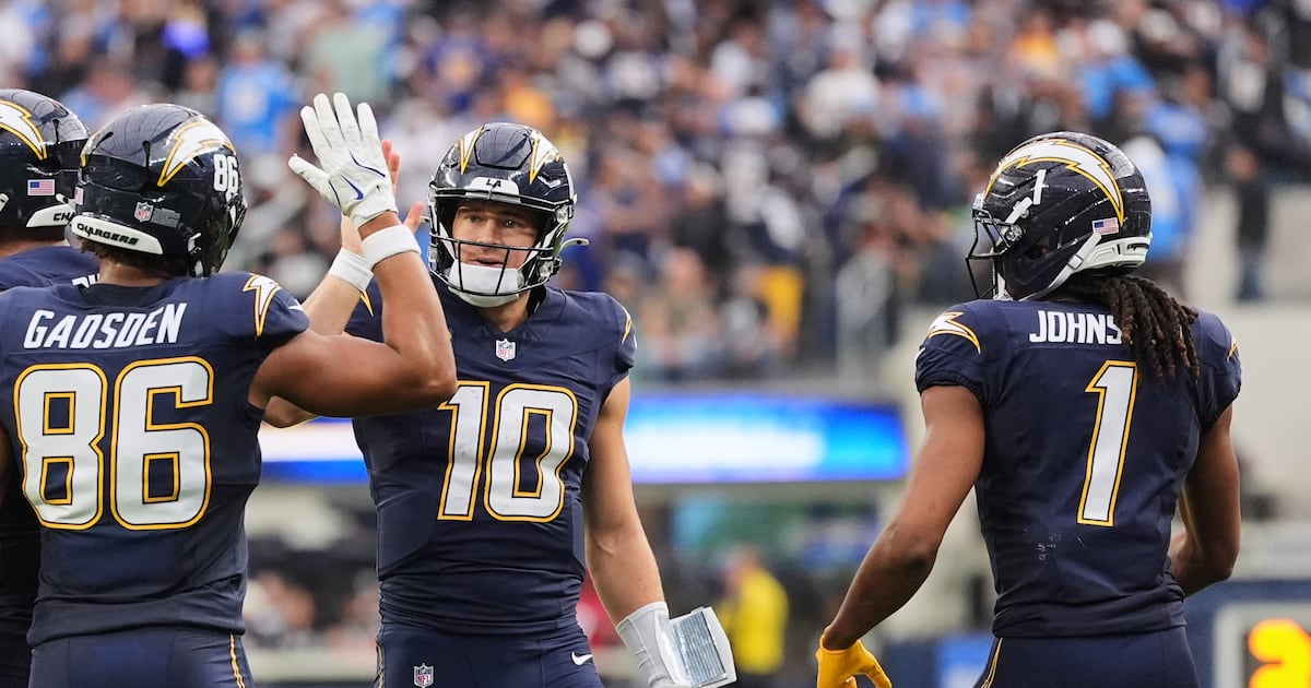 Chargers QB Justin Herbert has surgery on non-throwing hand, playing status to be determined - WSB-TV Channel 2