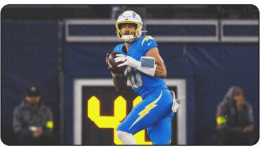 Justin Herbert Gives Injury Update on Hand, Looks Forward to Chargers Upcoming Playoff Push