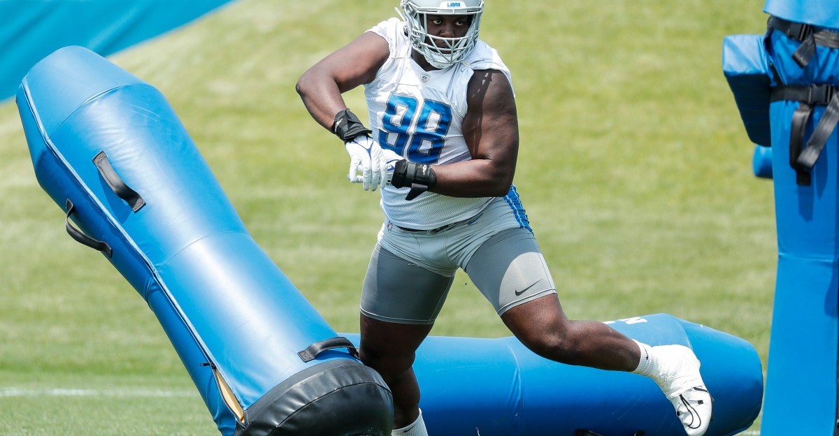 Las Vegas Raiders add Brodric Martin, nose tackle with strength & size