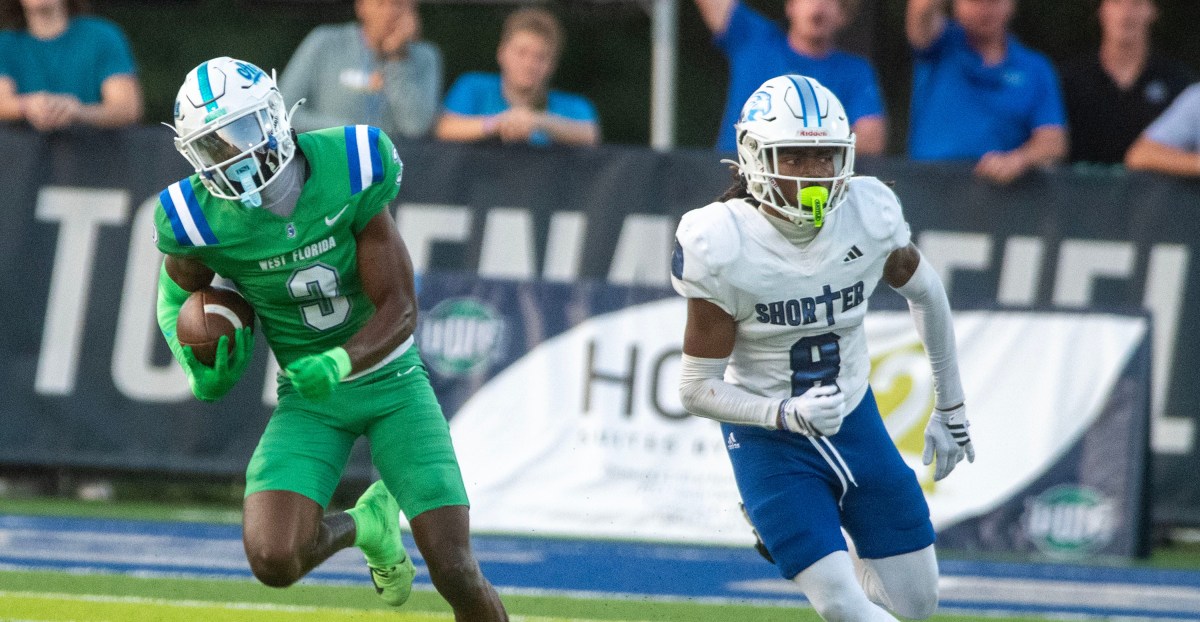 Wisconsin Football: Badgers offer 1,000 yard WR in the transfer portal