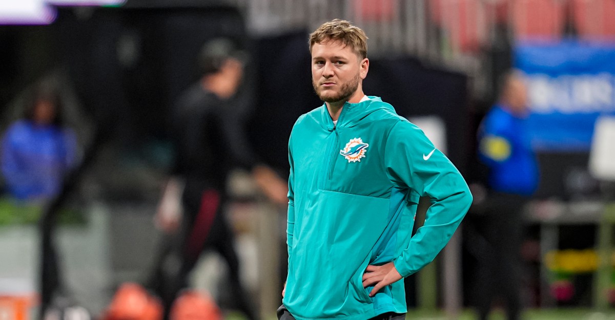 Miami Dolphins News - Dolphins bench Tua, Quinn Ewers to start