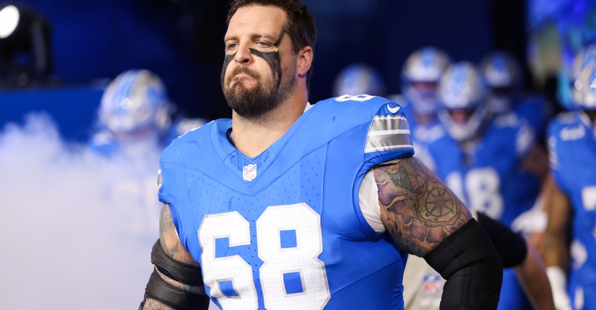 Lions, Vikings inactives: Taylor Decker OUT, Amon-Ra St. Brown IN