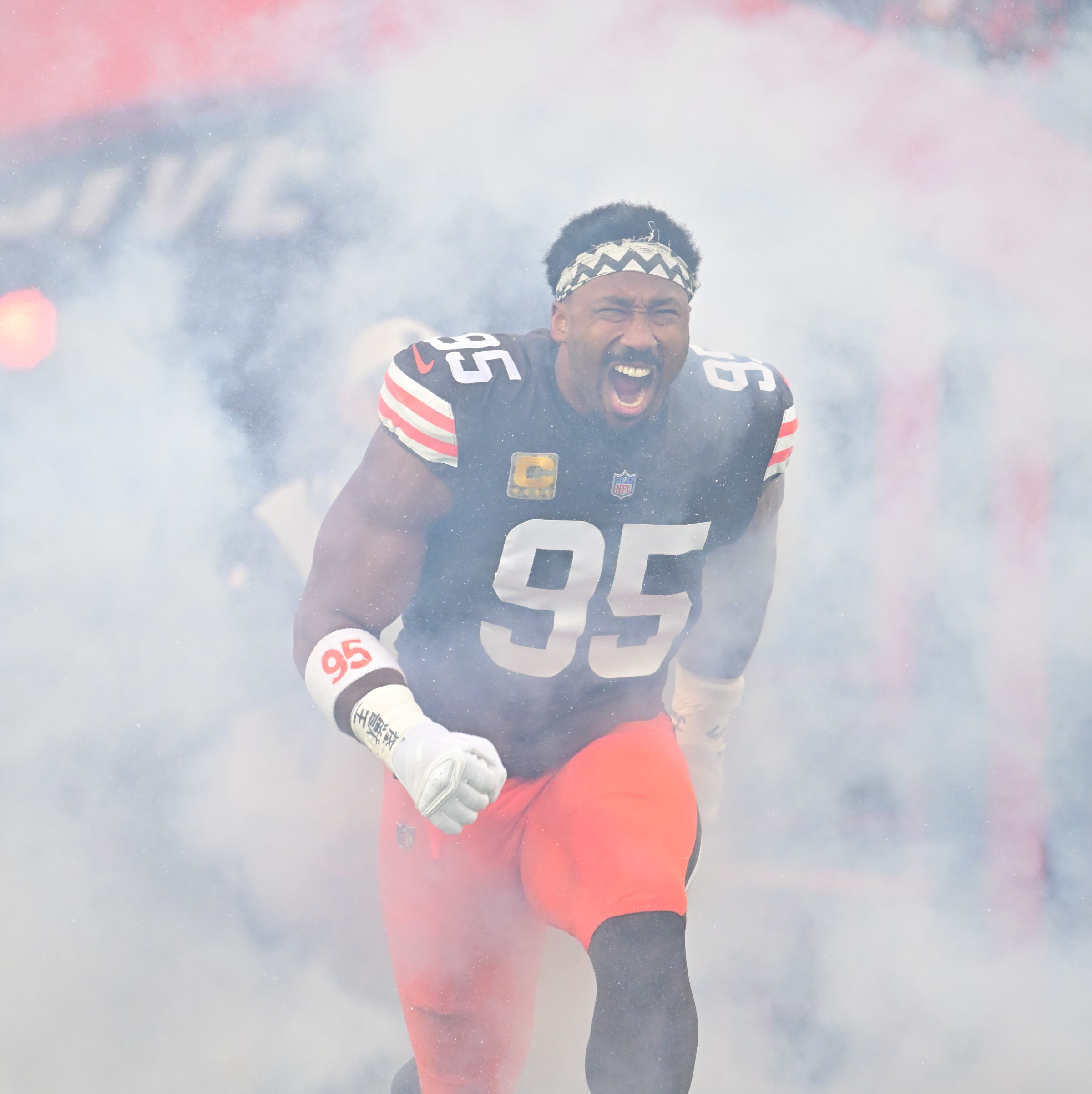 Browns DE Myles Garrett extends sack streak, moves closer to single-season sack record in Week 15 vs Bears