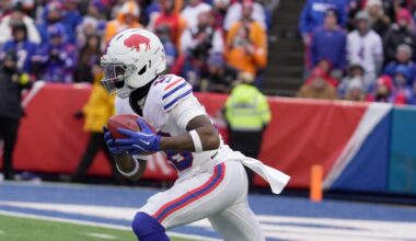 Buffalo Bills activate WR Mecole Hardman Jr. from Injured Reserve