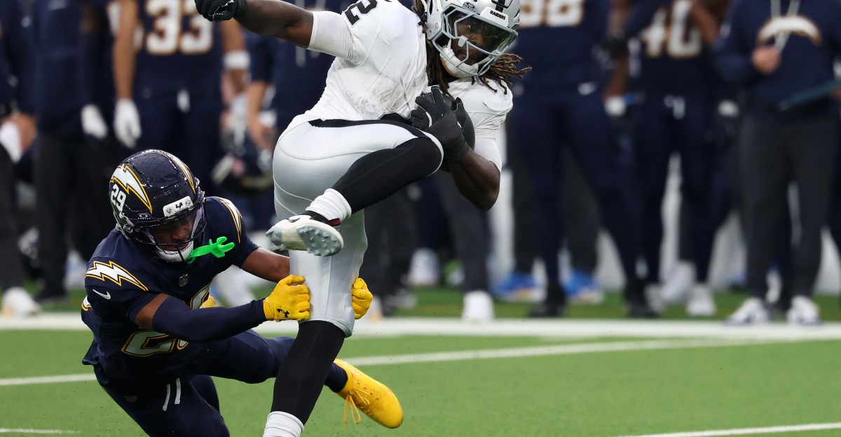 Las Vegas Raiders have to find way to run ball against Denver Broncos on Sunday