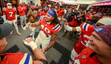 Inside the Patriots Locker Room After New England's 33-15 Win