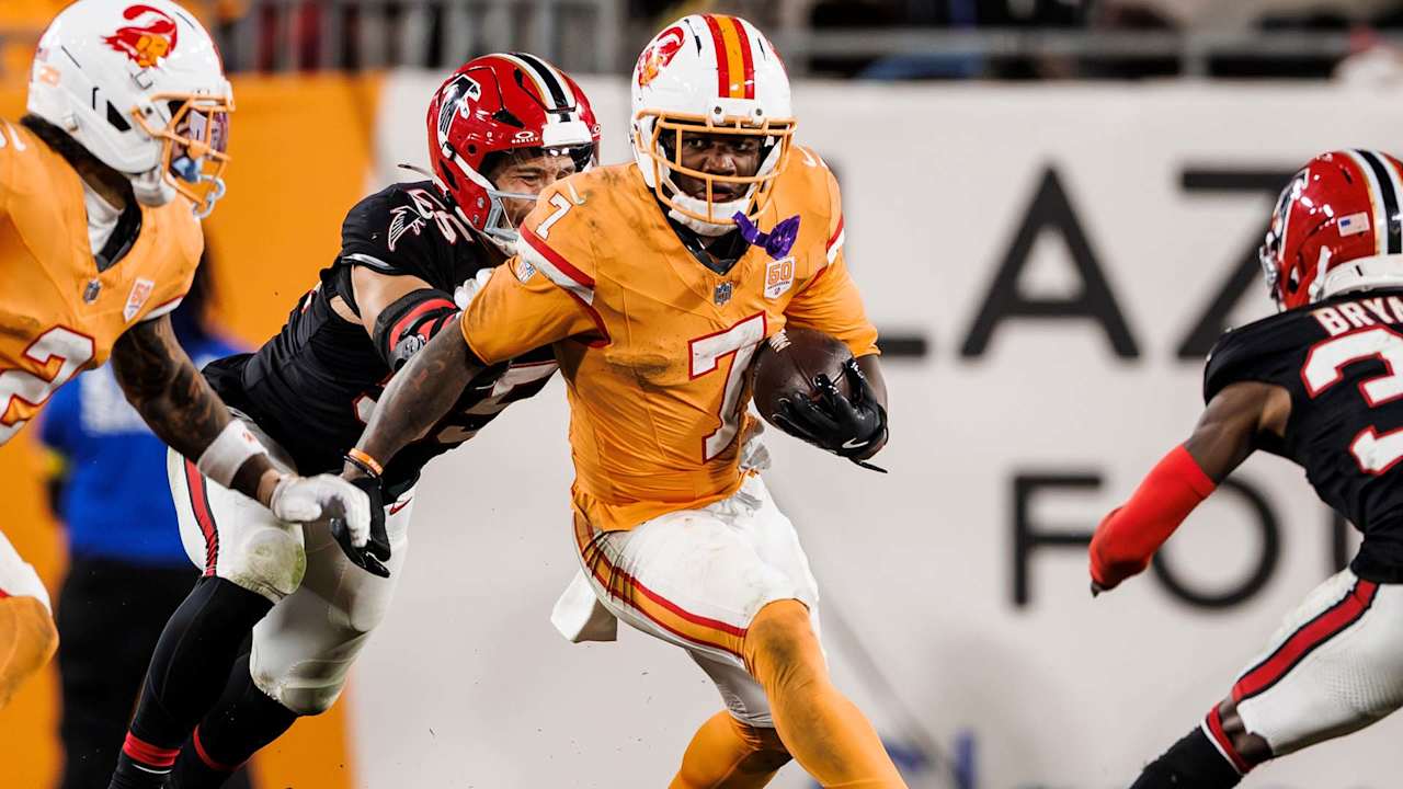 Tampa Bay Buccaneers Lose, Regain First in NFC South