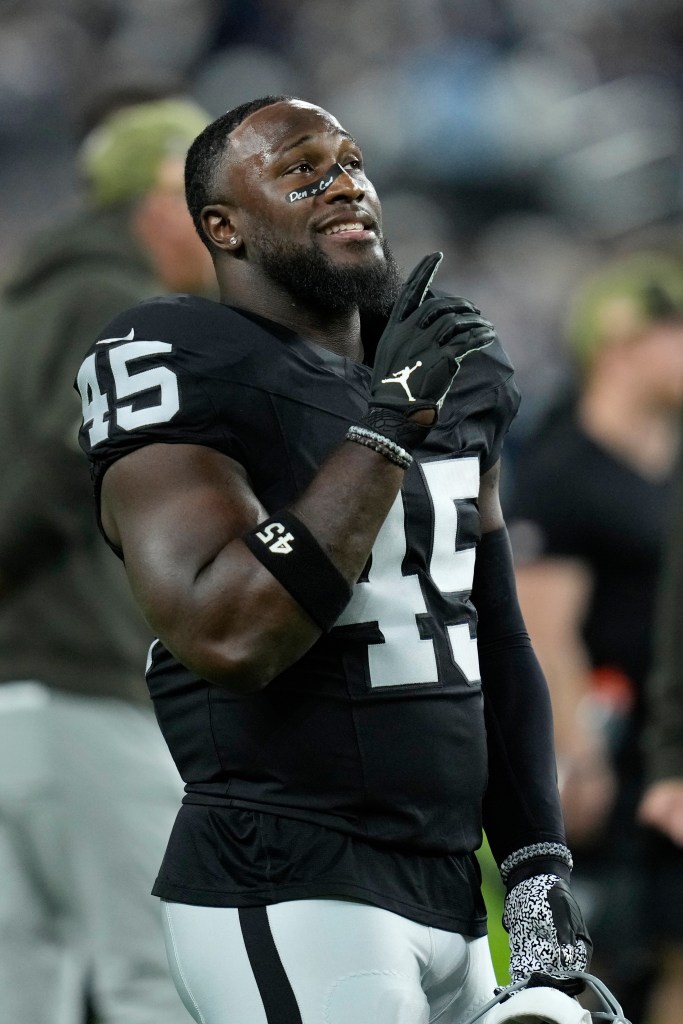Las Vegas Raiders linebacker Devin White on the field.