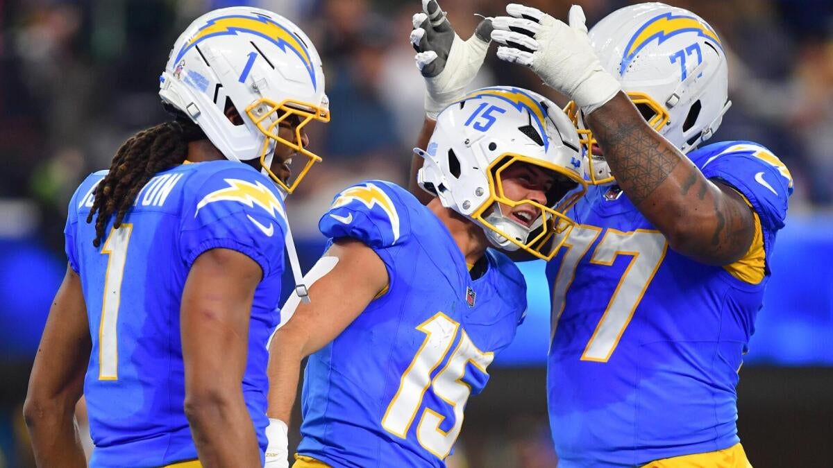 Chargers vs. Eagles prediction, odds, betting line: 'Monday Night Football' picks from proven model